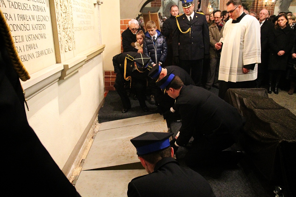 Uroczystości pogrzebowe księdza biskupa Tadeusza Rybaka cz2
