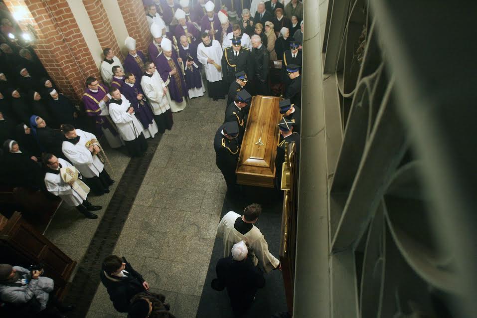 Uroczystości pogrzebowe księdza biskupa Tadeusza Rybaka cz2
