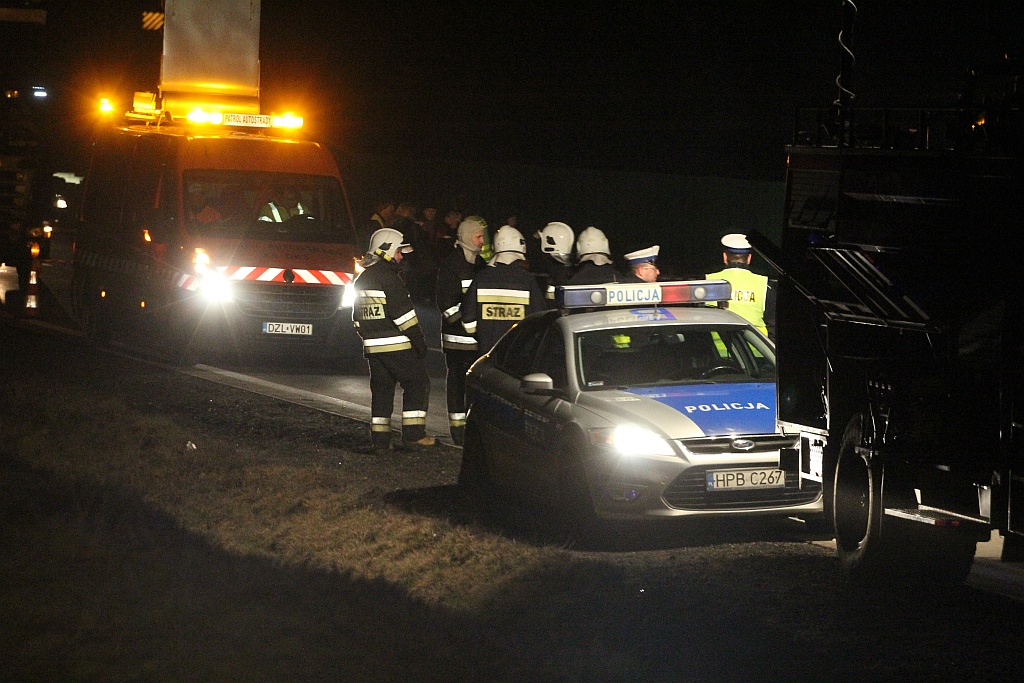 Śmiertelne potrącenie na A4. Autostrada jest zablokowany.
