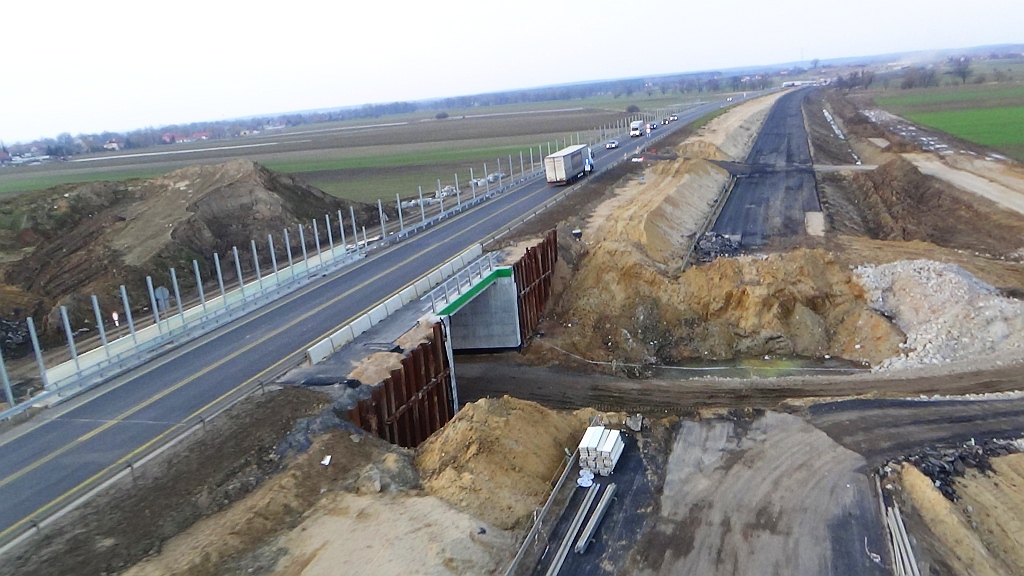 Zobaczcie, co się dzieje na placu budowy drogi ekspresowej S3