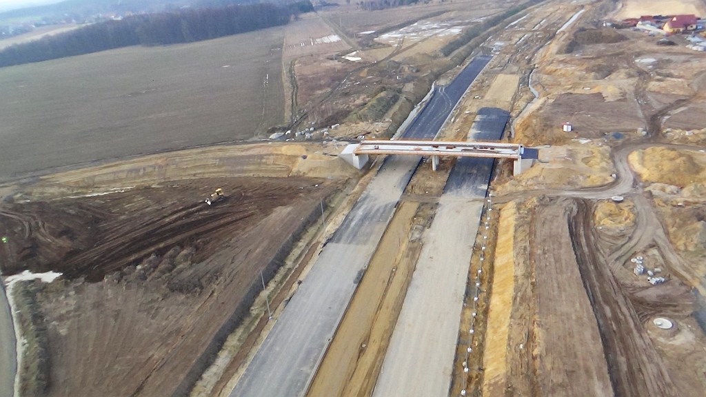 Zobaczcie, co się dzieje na placu budowy drogi ekspresowej S3