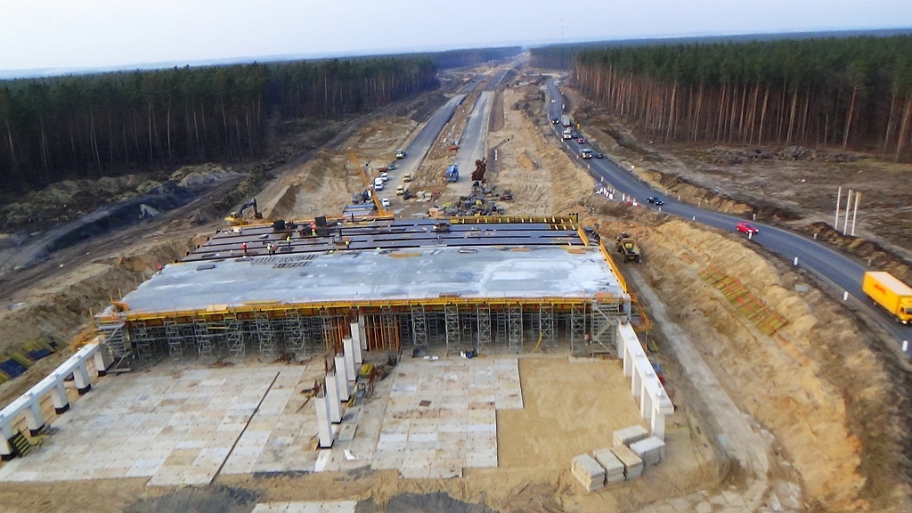 Zobaczcie, co się dzieje na placu budowy drogi ekspresowej S3