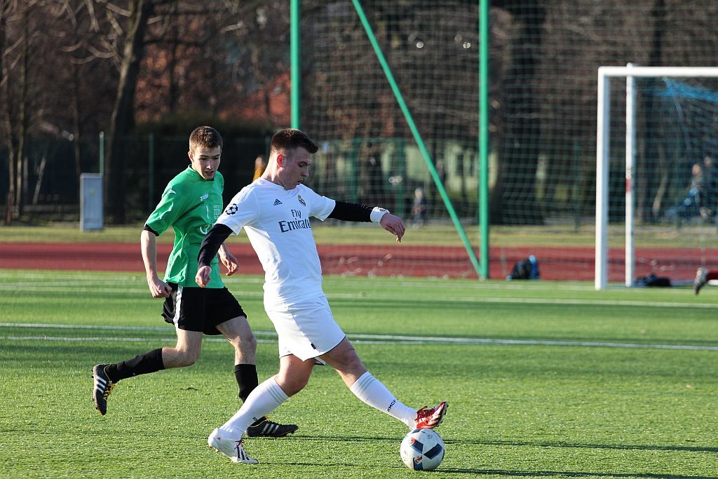 Piłkarskie derby: Uczniowie II LO w końcu lepsi od I LO