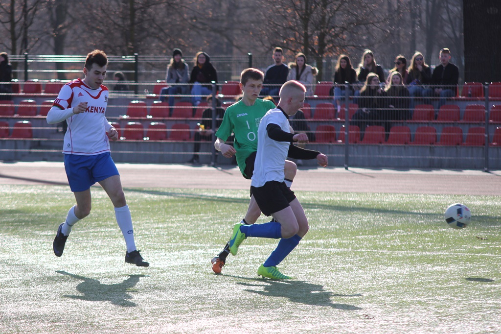 Piłkarskie derby: Uczniowie II LO w końcu lepsi od I LO
