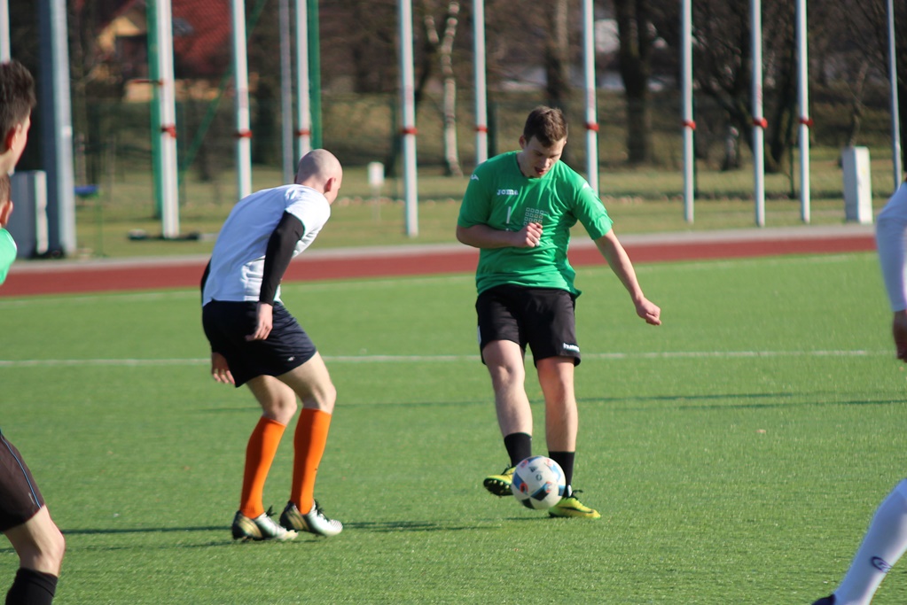 Piłkarskie derby: Uczniowie II LO w końcu lepsi od I LO