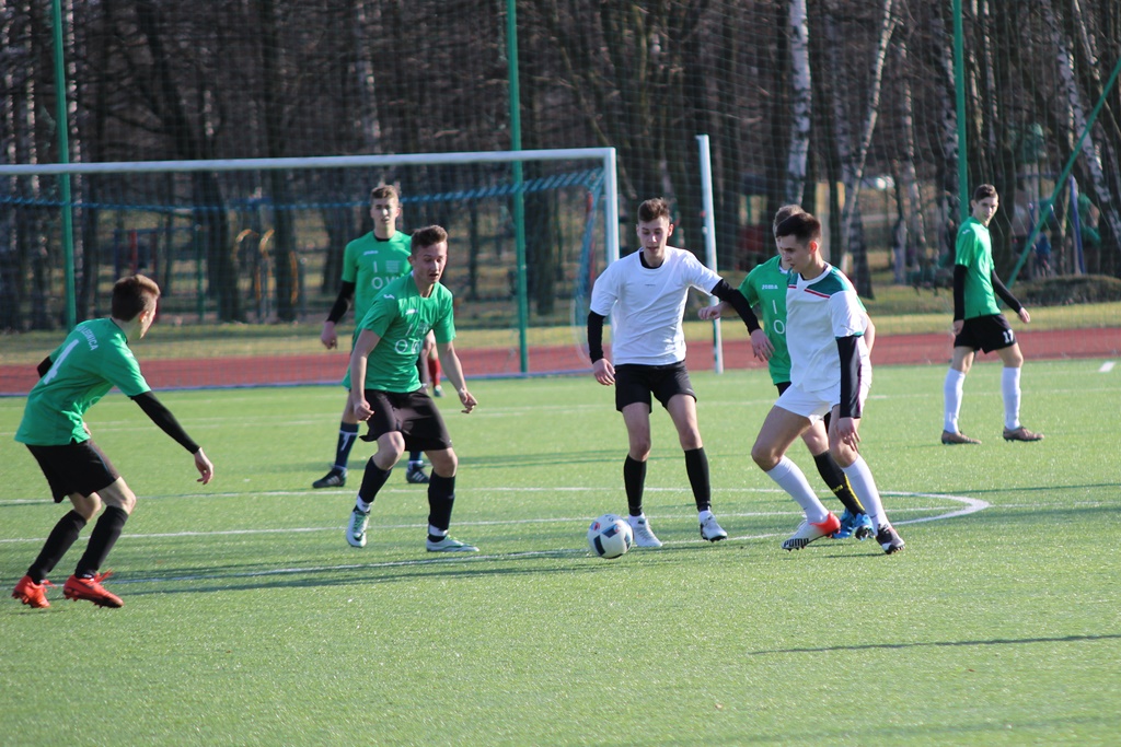 Piłkarskie derby: Uczniowie II LO w końcu lepsi od I LO
