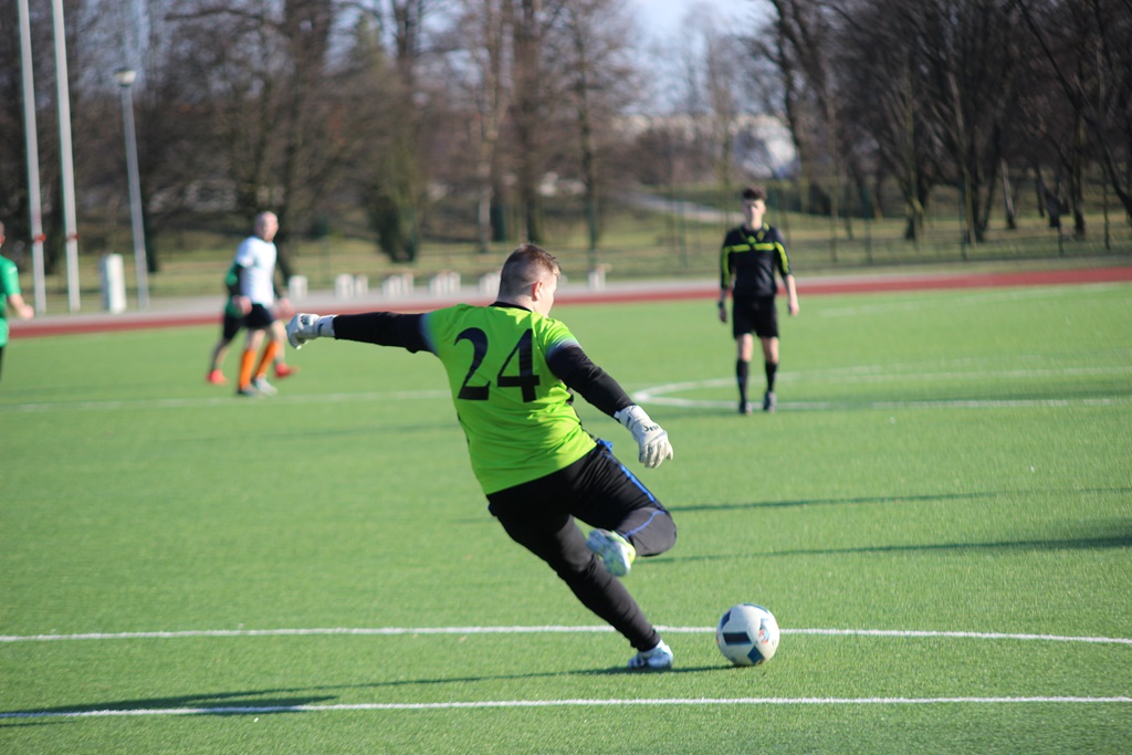 Piłkarskie derby: Uczniowie II LO w końcu lepsi od I LO