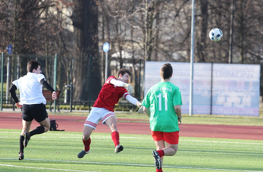 Piłkarskie derby: Uczniowie II LO w końcu lepsi od I LO