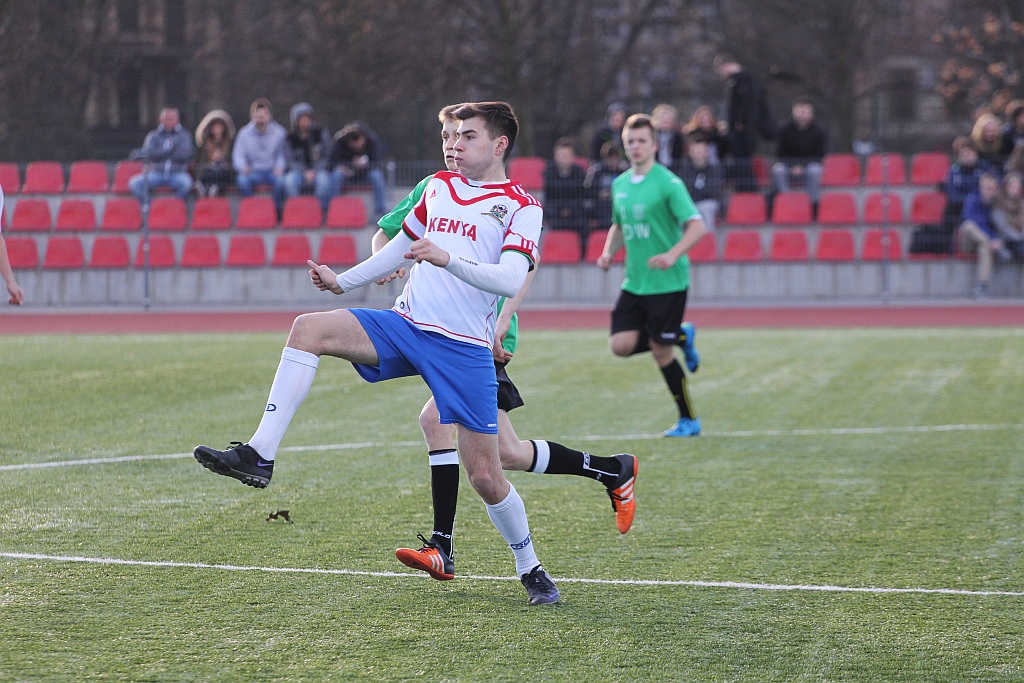 Piłkarskie derby: Uczniowie II LO w końcu lepsi od I LO
