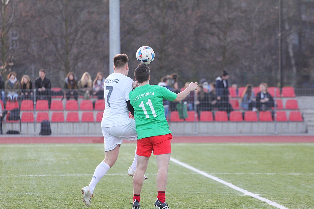 Piłkarskie derby: Uczniowie II LO w końcu lepsi od I LO