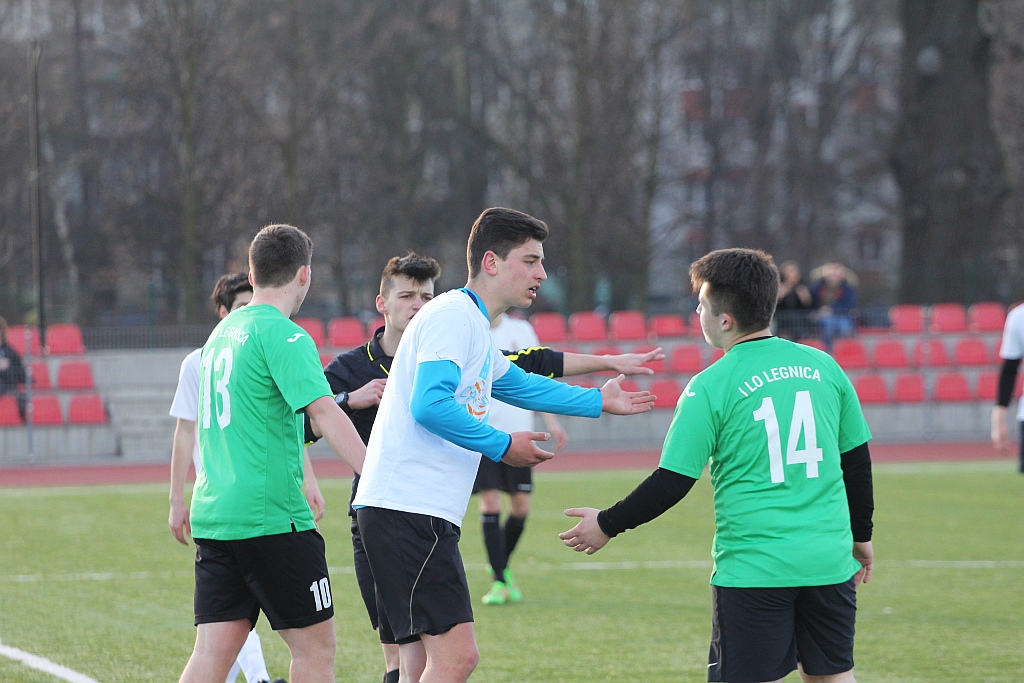 Piłkarskie derby: Uczniowie II LO w końcu lepsi od I LO