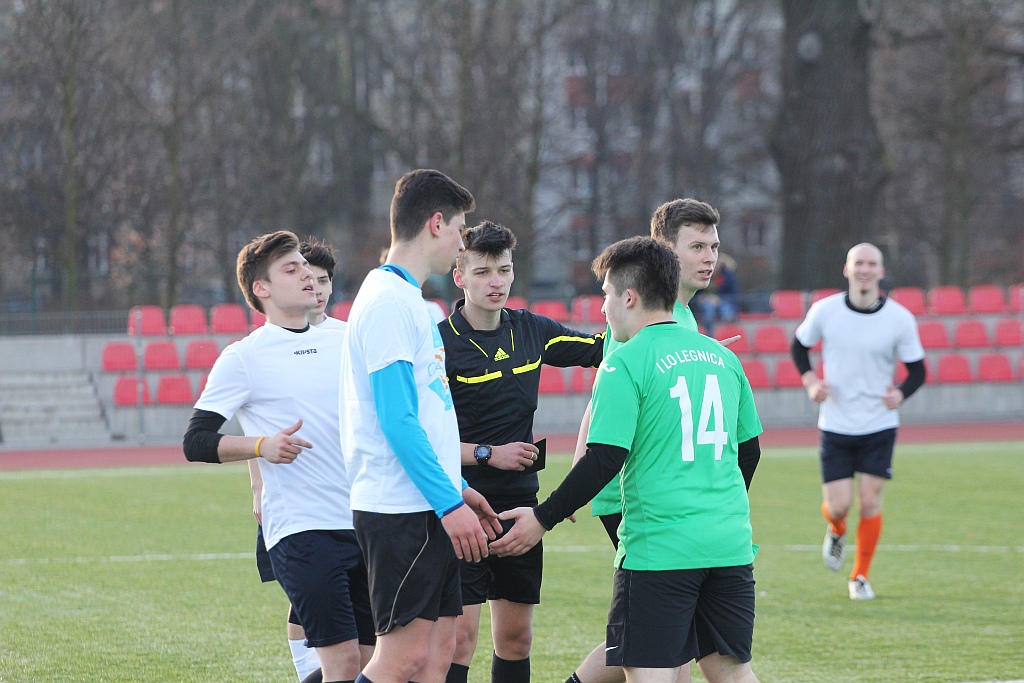 Piłkarskie derby: Uczniowie II LO w końcu lepsi od I LO