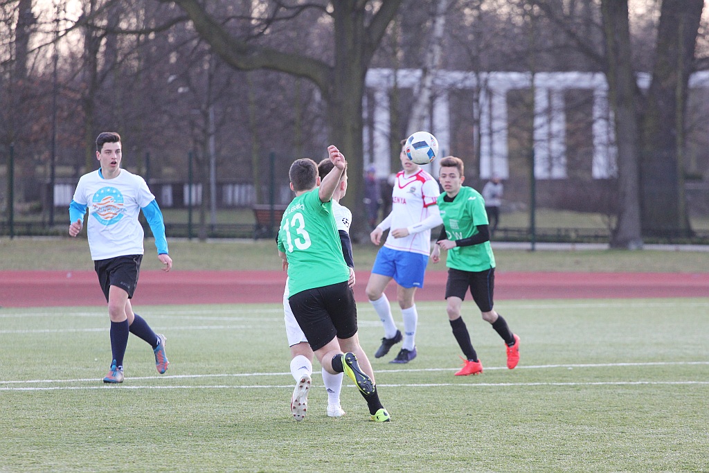 Piłkarskie derby: Uczniowie II LO w końcu lepsi od I LO