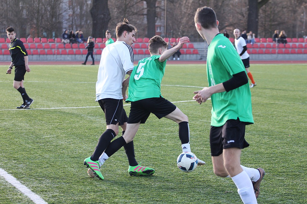 Piłkarskie derby: Uczniowie II LO w końcu lepsi od I LO