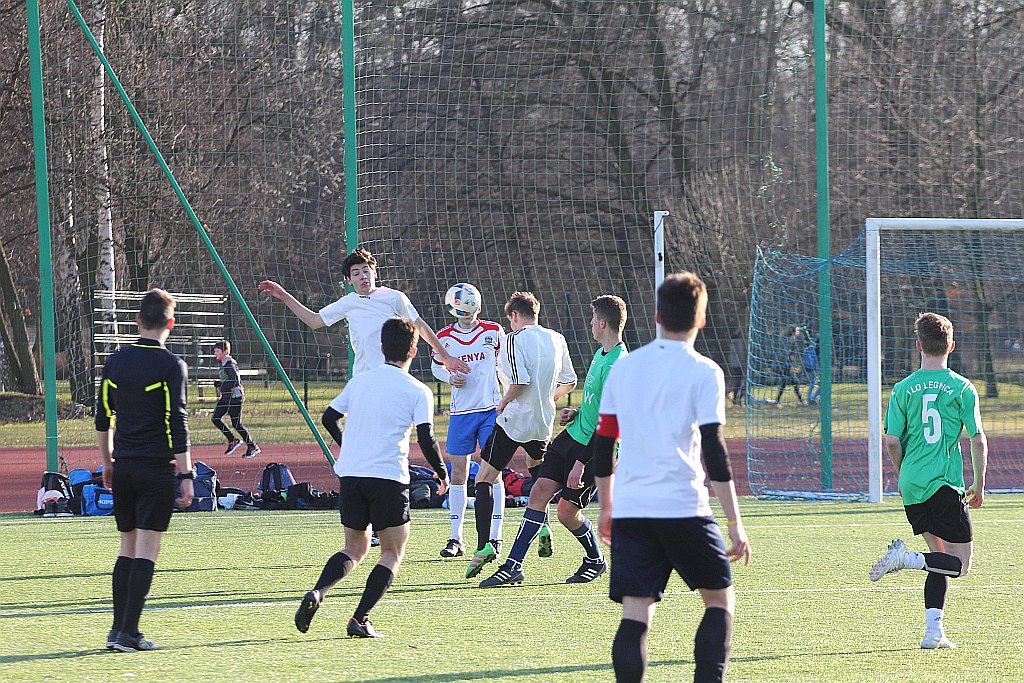 Piłkarskie derby: Uczniowie II LO w końcu lepsi od I LO