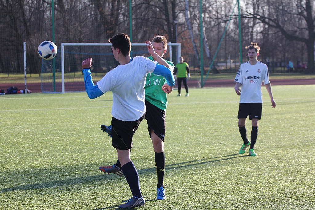 Piłkarskie derby: Uczniowie II LO w końcu lepsi od I LO