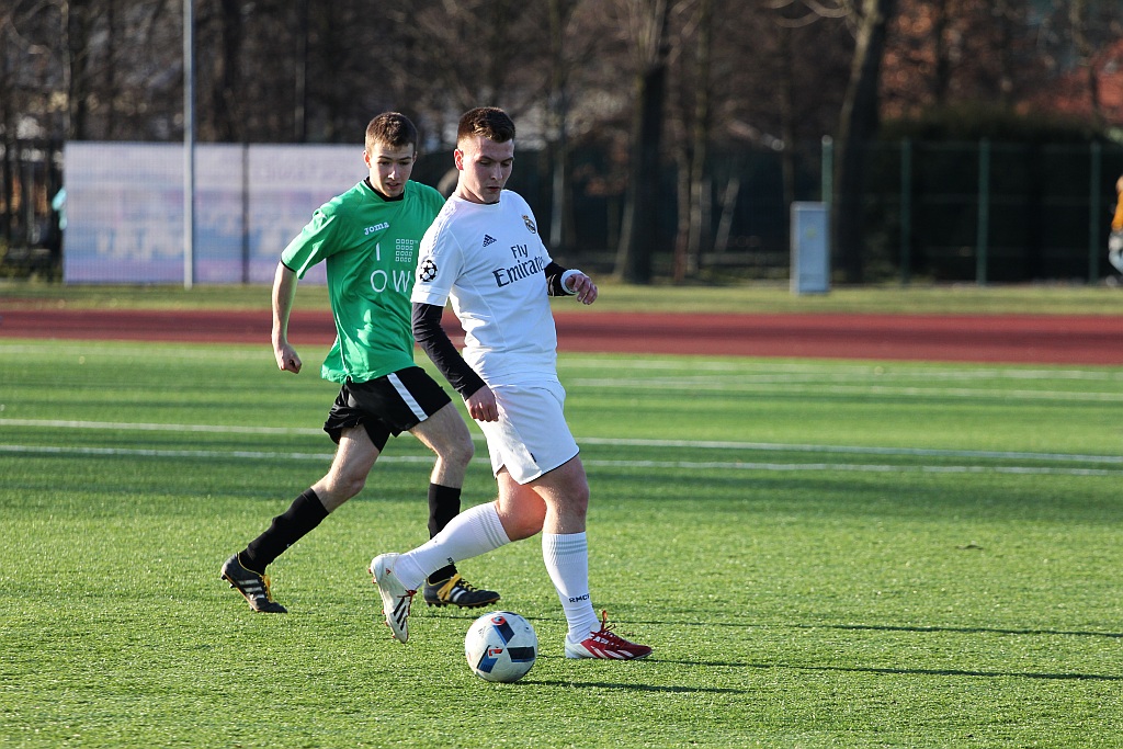 Piłkarskie derby: Uczniowie II LO w końcu lepsi od I LO