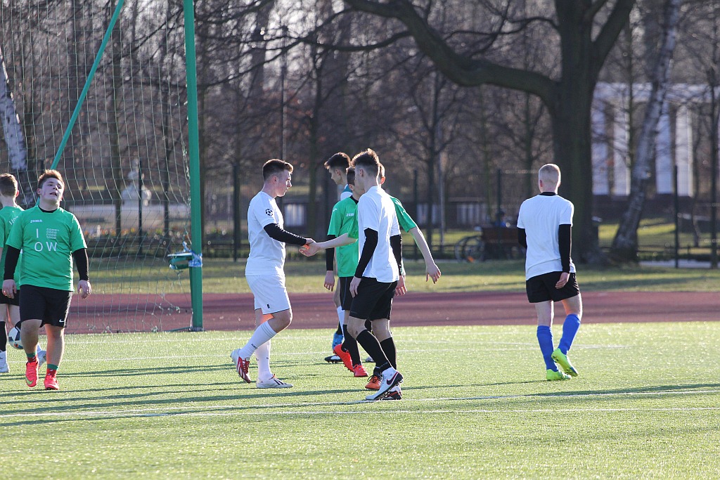 Piłkarskie derby: Uczniowie II LO w końcu lepsi od I LO
