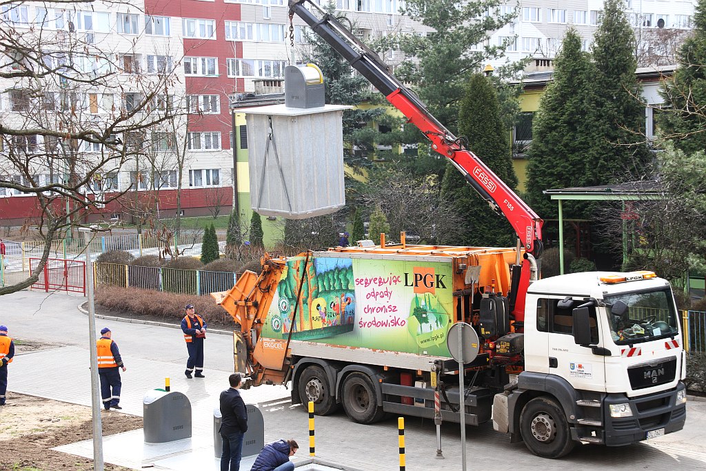 Spółdzielnia mieszkaniowa myśli o nowych podziemnych śmietnikach