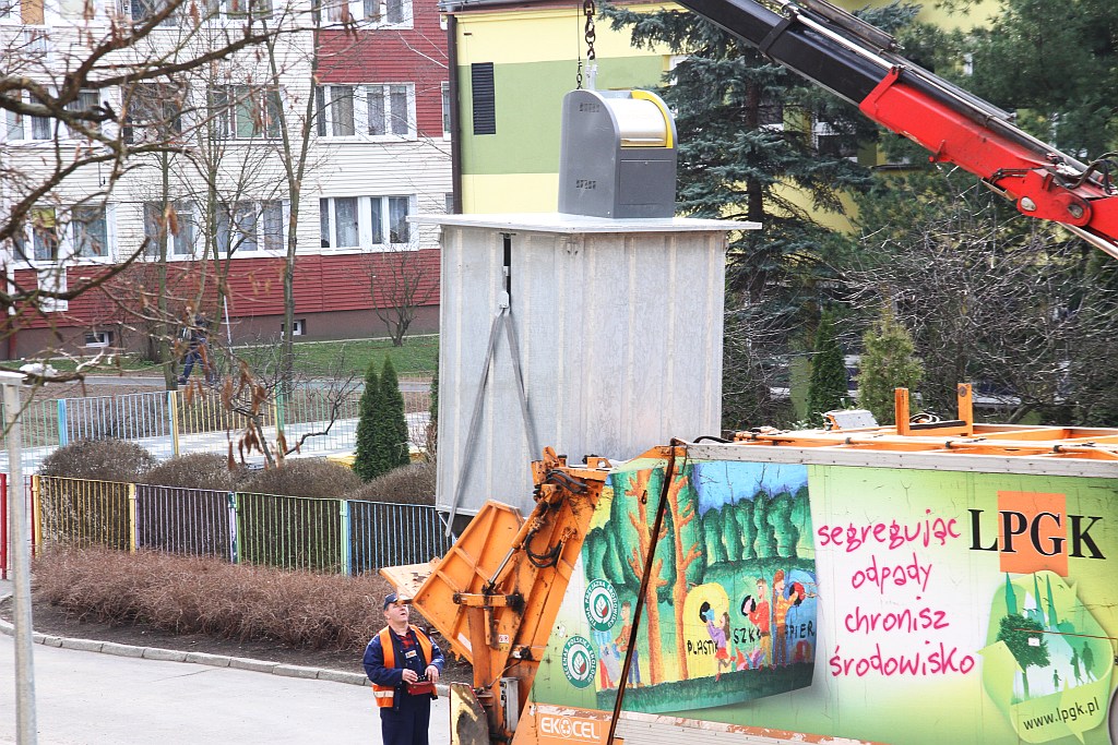 Spółdzielnia mieszkaniowa myśli o nowych podziemnych śmietnikach