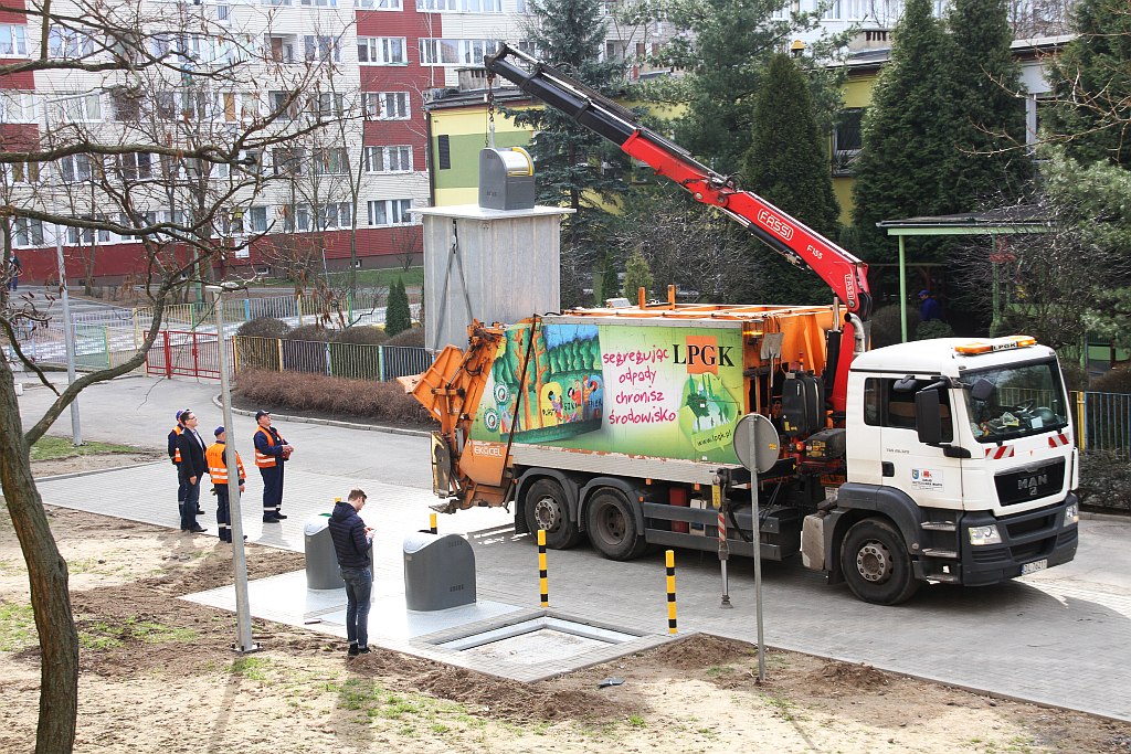 Spółdzielnia mieszkaniowa myśli o nowych podziemnych śmietnikach