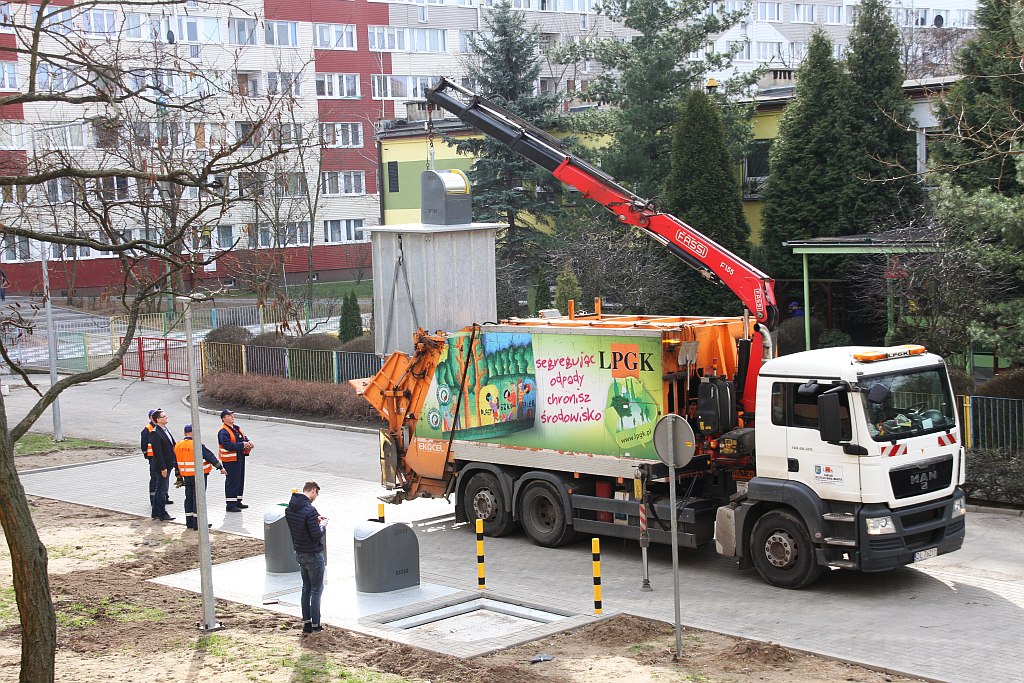 Spółdzielnia mieszkaniowa myśli o nowych podziemnych śmietnikach