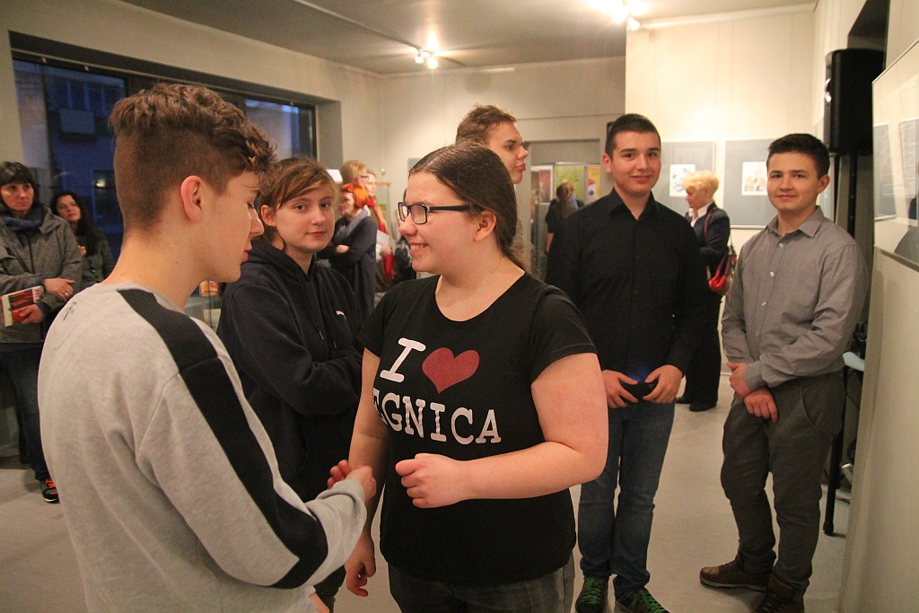 Wernisaż wystawy prac Marianny Oklejak w Galerii Satyrykon