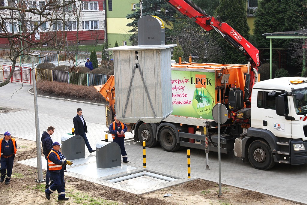 Spółdzielnia mieszkaniowa myśli o nowych podziemnych śmietnikach