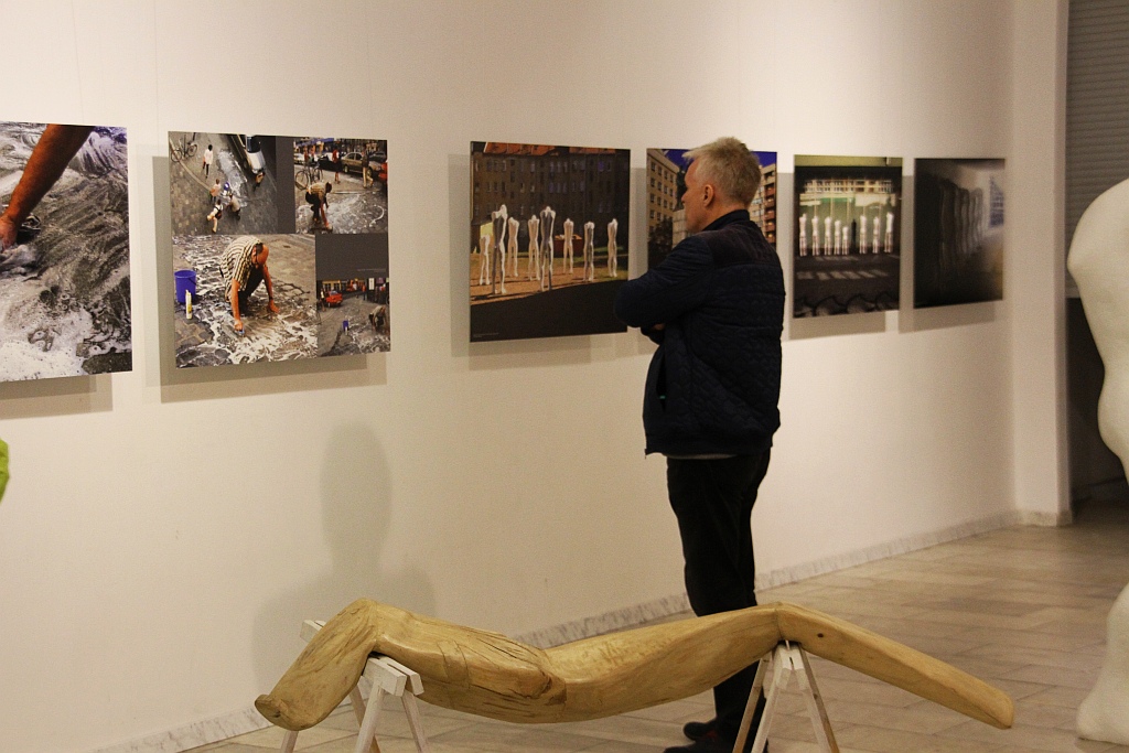 W Galerii Sztuki odbyły się wernisaże legnickich twórców