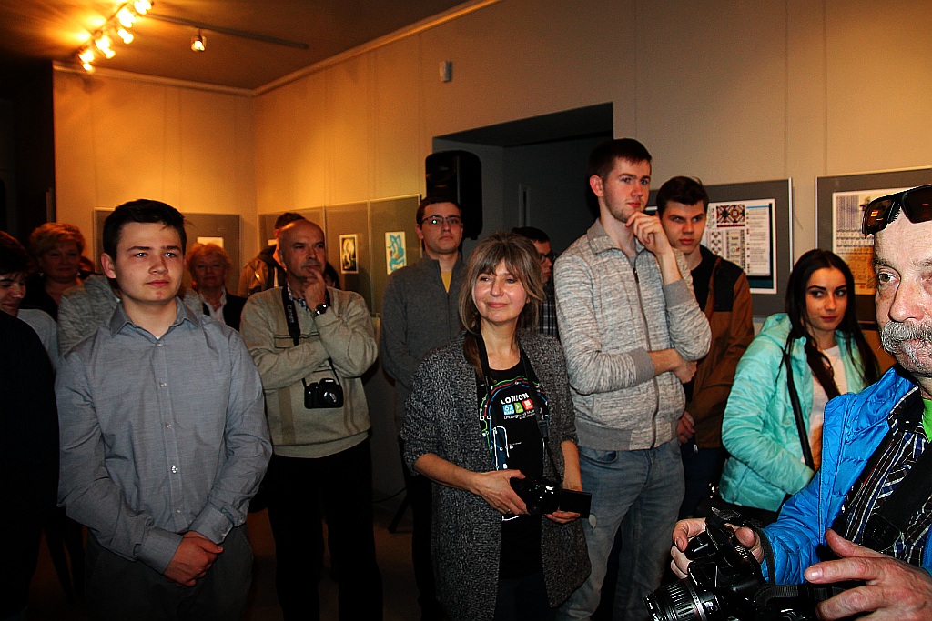 Wernisaż wystawy prac Marianny Oklejak w Galerii Satyrykon