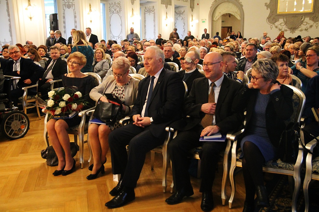 Ponad czterysta osób na spotkaniu z Szewachem Weissem