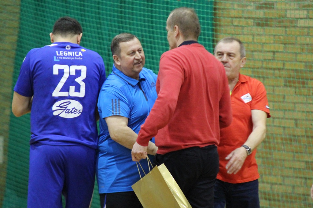 Piłkarze ręczni Siódemki Miedź Legnica lepsi od Olimpu Grodków