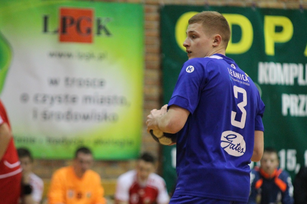 Piłkarze ręczni Siódemki Miedź Legnica lepsi od Olimpu Grodków