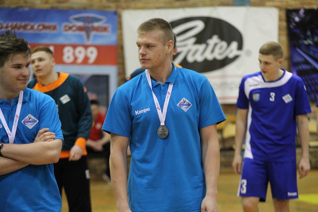 Juniorzy Siódemki Miedź przywitani oklaskami przez kibiców