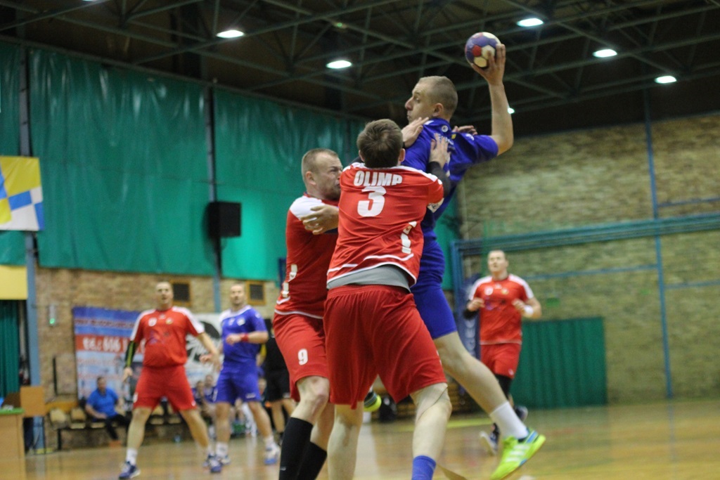 Piłkarze ręczni Siódemki Miedź Legnica lepsi od Olimpu Grodków