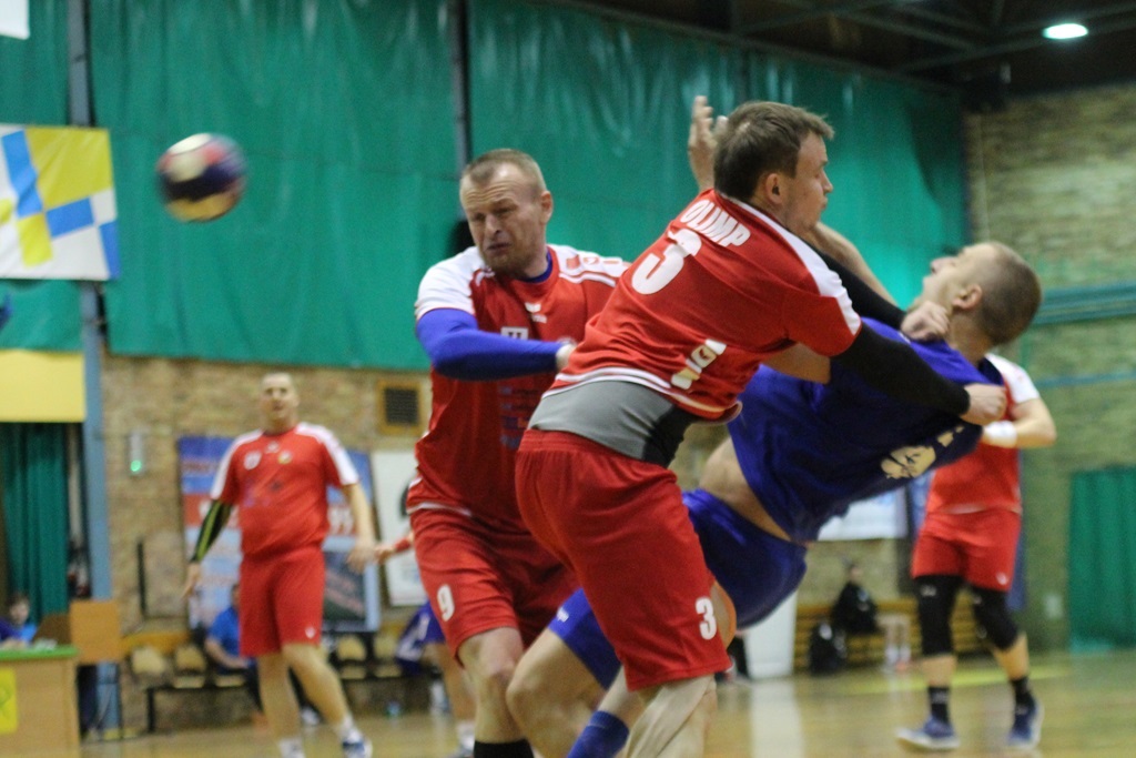 Piłkarze ręczni Siódemki Miedź Legnica lepsi od Olimpu Grodków
