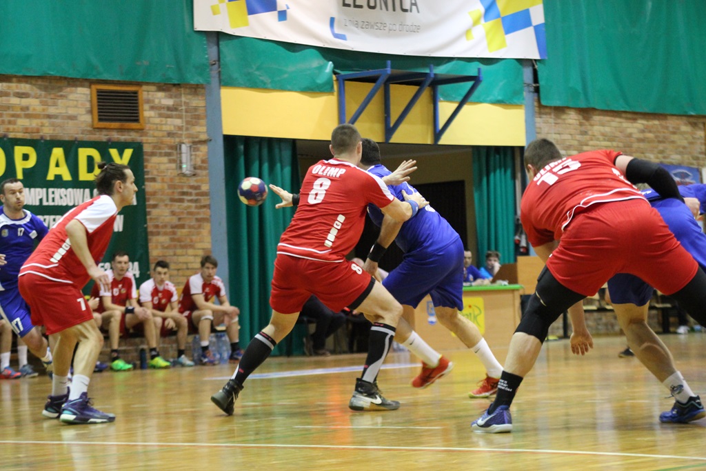 Piłkarze ręczni Siódemki Miedź Legnica lepsi od Olimpu Grodków