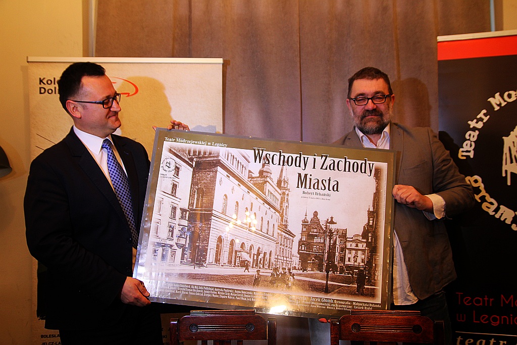 W Caffe Modjeska podpisano teatralno - kolejowe porozumienie