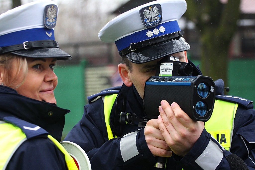 Policjanci legnickiej drogówki kontrolowali prędkość kierowców