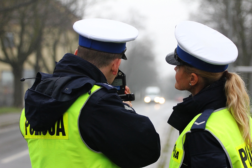 Policjanci legnickiej drogówki kontrolowali prędkość kierowców