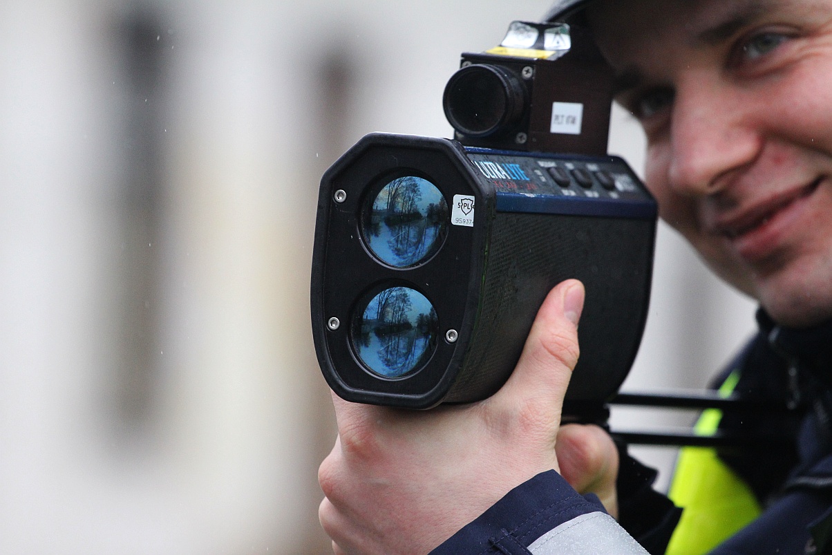 Policjanci legnickiej drogówki kontrolowali prędkość kierowców