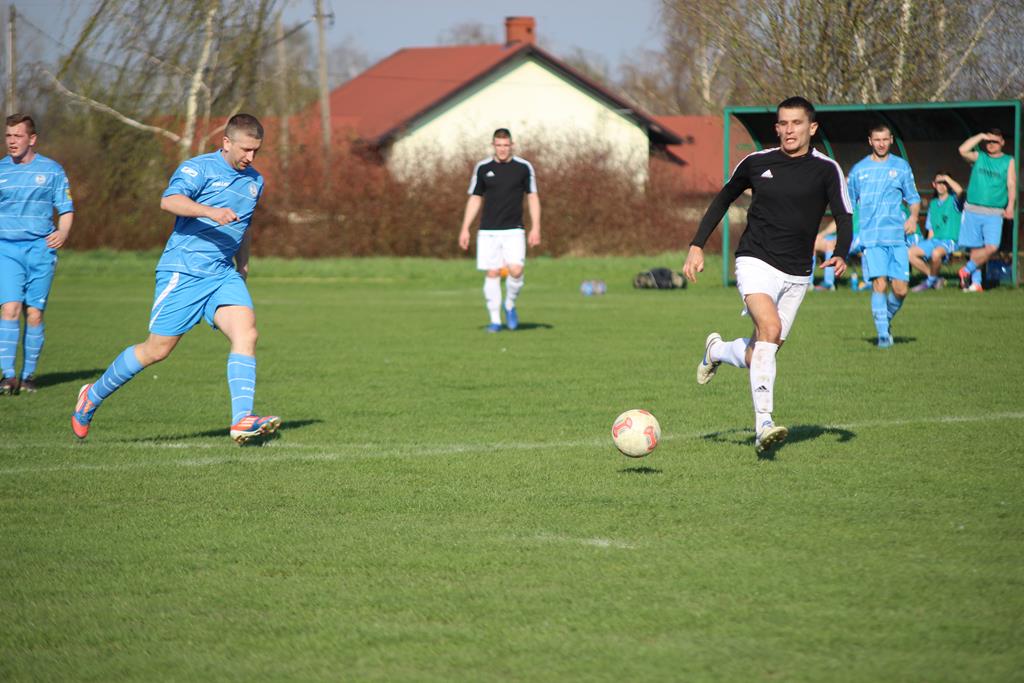 Spacerek beniaminka. Ikar pewnie pokonał Spartę Parszowice