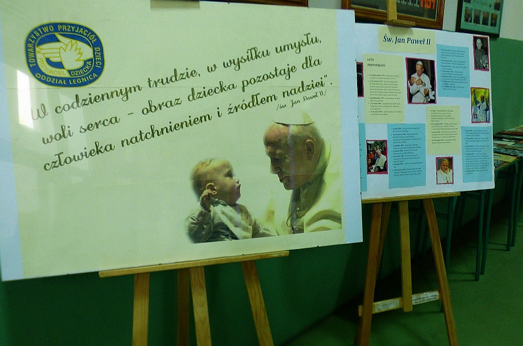 Kolejny raz uczniowie oddali hołd Świętemu Janowi Pawłowi II