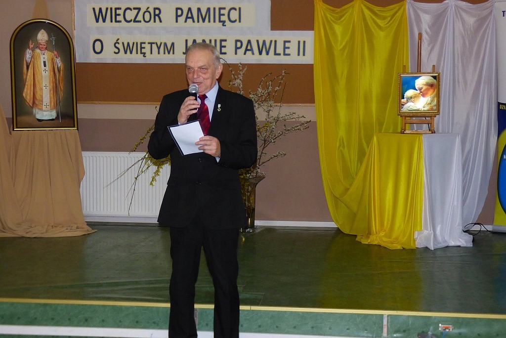 Kolejny raz uczniowie oddali hołd Świętemu Janowi Pawłowi II