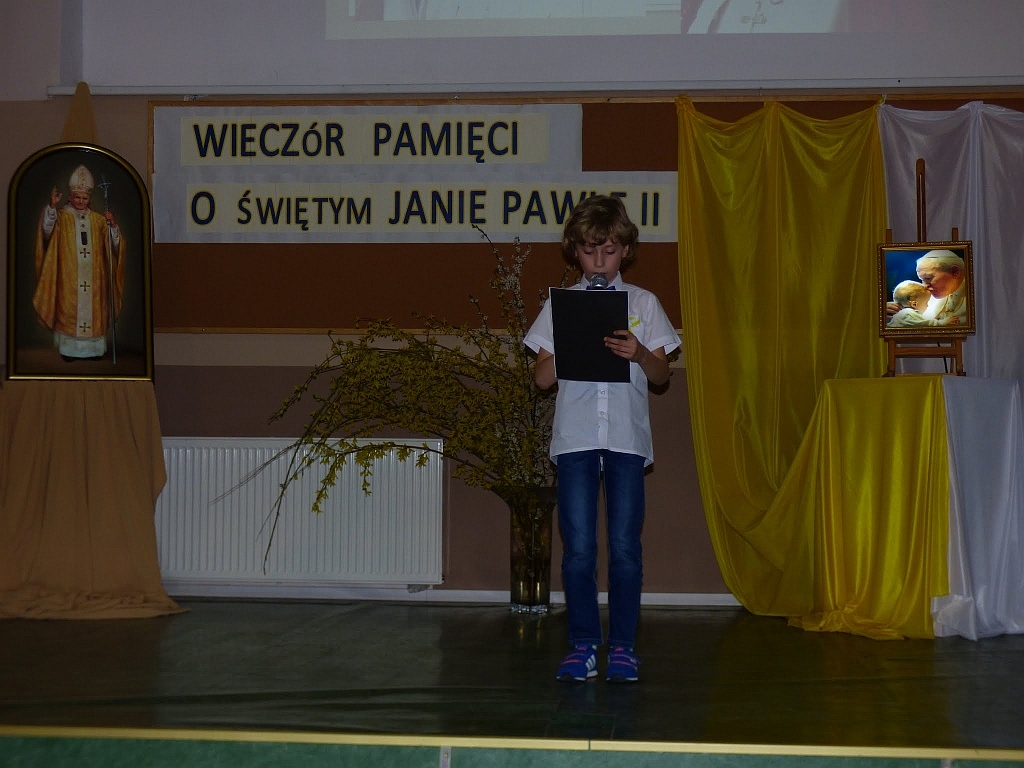 Kolejny raz uczniowie oddali hołd Świętemu Janowi Pawłowi II