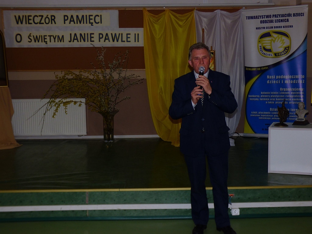 Kolejny raz uczniowie oddali hołd Świętemu Janowi Pawłowi II