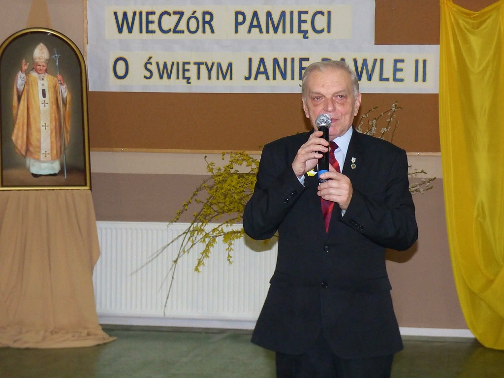 Kolejny raz uczniowie oddali hołd Świętemu Janowi Pawłowi II