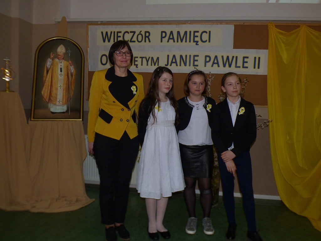 Kolejny raz uczniowie oddali hołd Świętemu Janowi Pawłowi II