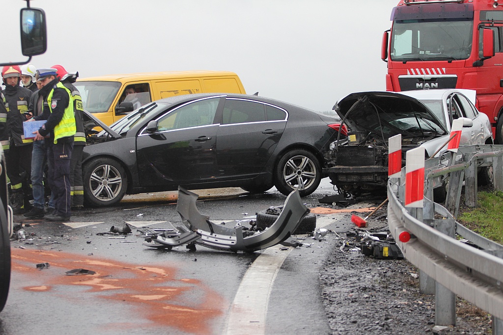 Wypadek na drodze do Złotoryi przy zjeździe na autostradę