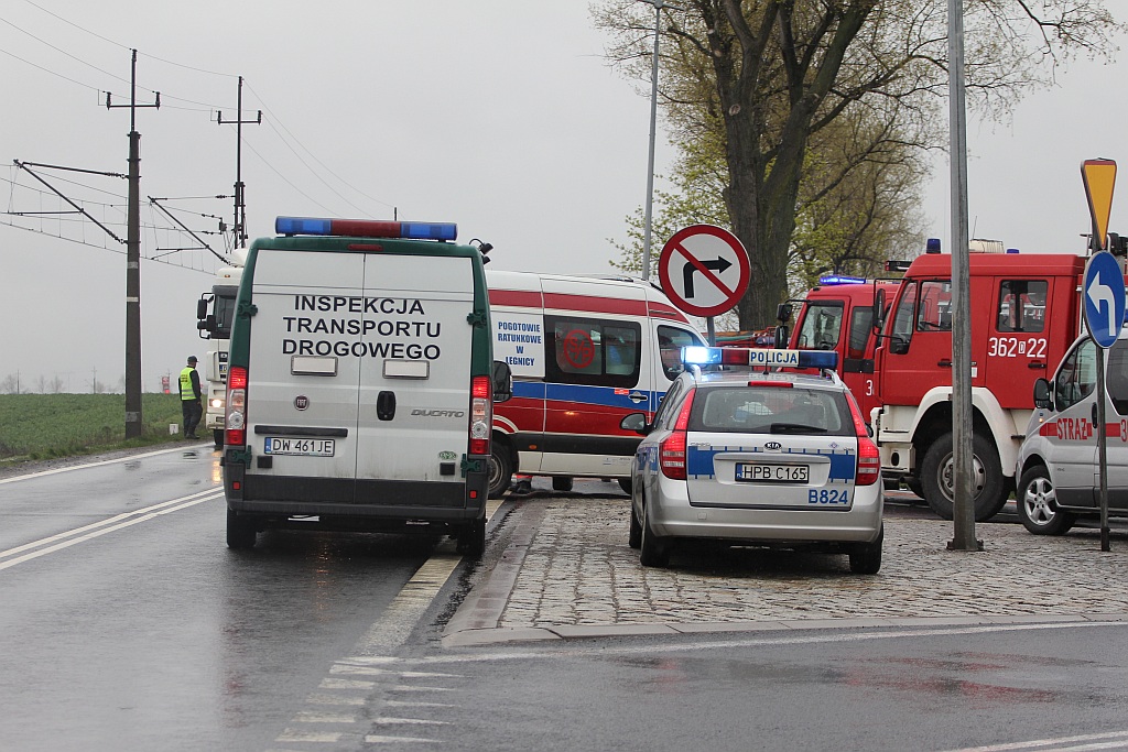 Wypadek na drodze do Złotoryi przy zjeździe na autostradę